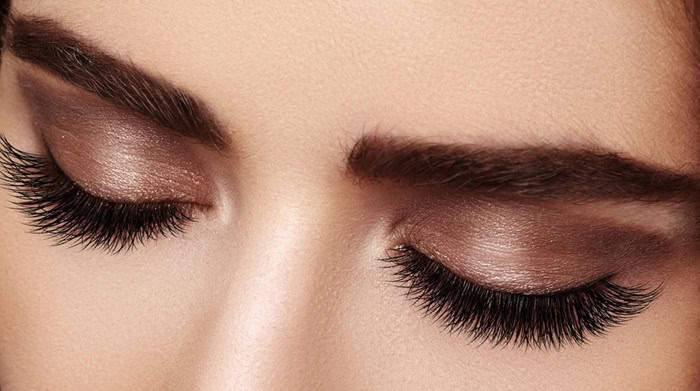 womens eyes with eyeshadow